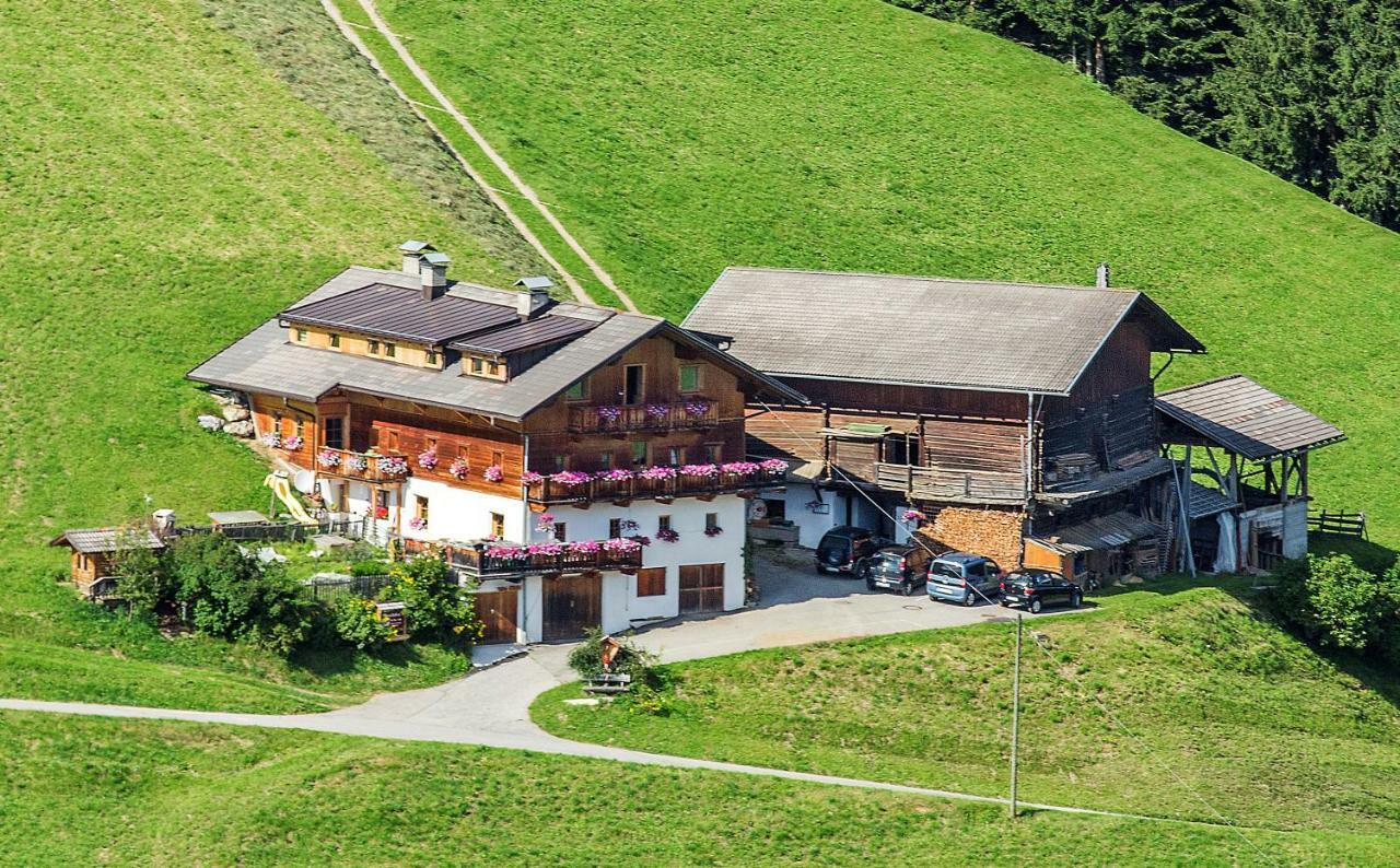 Naschthof Apartment Dobbiaco Exterior photo